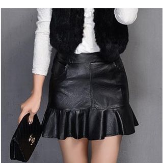 Oaksa Ruffle Hem Faux Leather Skirt