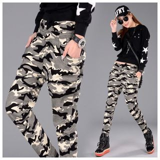 Oaksa Camouflage Tapered Pants