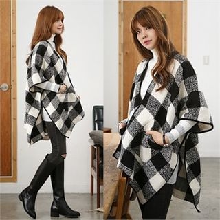 One's Ozzang Dual-Pocket Piped Check Cape