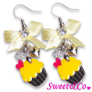 Sweet & Co. Sweet&Co Ribbon Mini Cupcake Crystal Earrings Silver - One Size