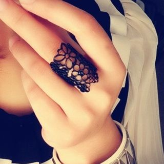 Seoul Young Cutout Ring