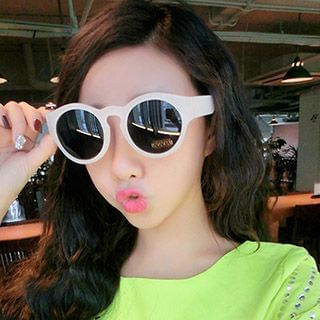 Sunny Eyewear Thick Frame Round Sunglasses