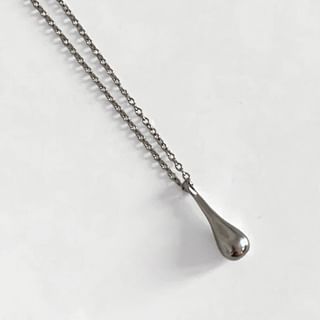 Teardrop Pendant Necklace