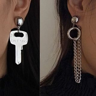 Wbw Asymmetric Key Chain Earrings wbw kopen in de aanbieding
