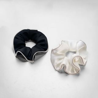 Contrast Piping Satin Hair Scrunchie