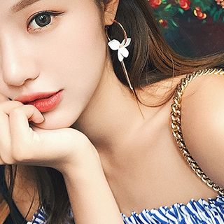 Show Mind Asymmetric Flower Hoop Earrings show mind kopen in de aanbieding Show Mind Asymmetric Flower Hoop Earrings show mind kopen in de aanbieding