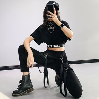 Nigella Mock Neck Lettering Crop Top nigella kopen in de aanbieding