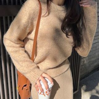 Round-Neck Woolen Sweater