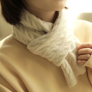 Cable-Knit Muffler Scarf