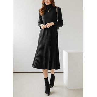 Turtleneck Pleated Knit Long Dress